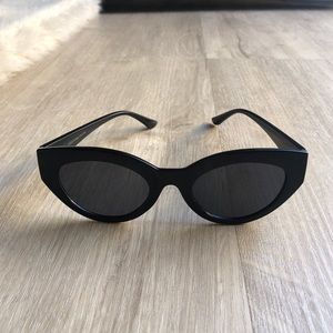 Cat eye sunglasses